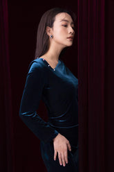 Fitted Velvet Dress with Long Sleeves and Asymmetric Neckline for Evening and Formal Wear
